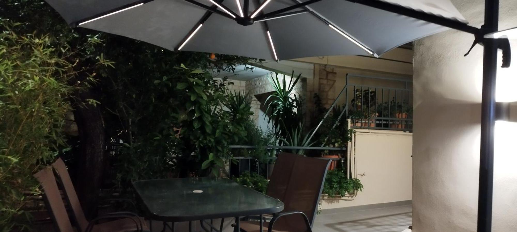 Apartmán Μία Γκαρσονιέρα Με Γούστο Για Επισκέπτες Με Άποψη Atény Exteriér fotografie